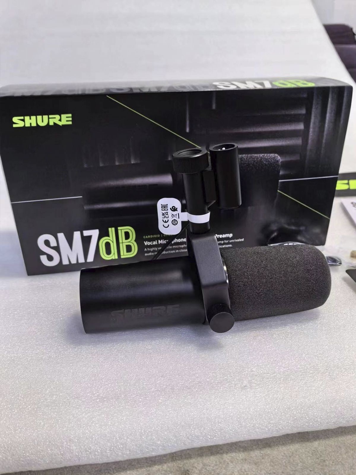 New Shure SM7dB Dynamic Microphone Built In Preamp Streaming Podcast Recording