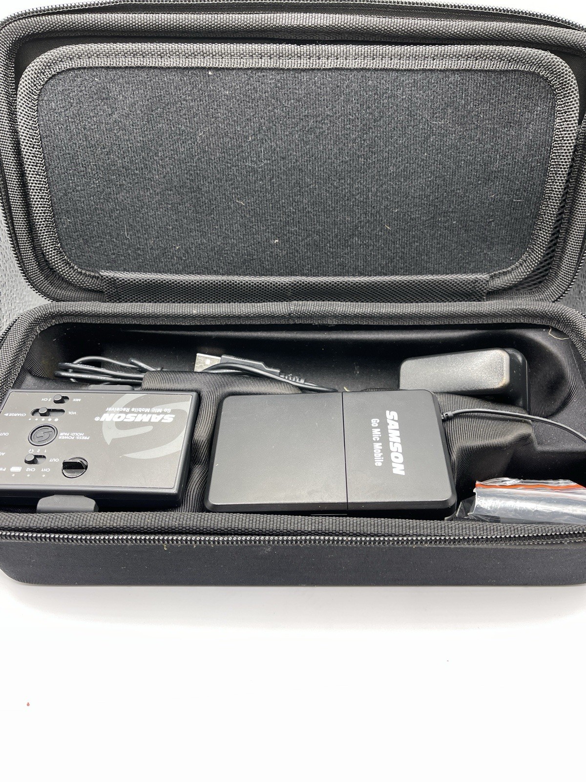 Samson Go Mic Mobile Wireless Microphone System Receiver Transmitter Case AS-IS