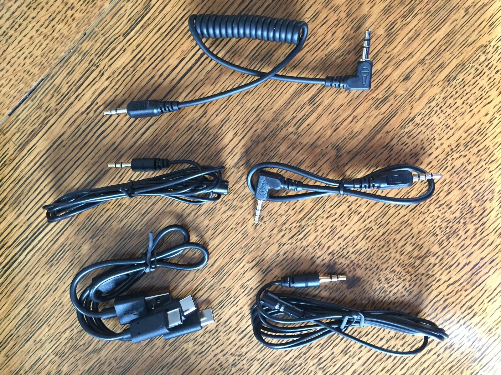 SYNCO G1 (A2) Wireless Lavalier Microphone System Black – 2 TX and 1 RX – New