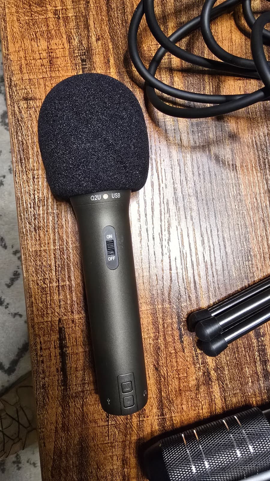 Samson Technologies Q2U USB Dynamic Microphone – with Headphones and stand