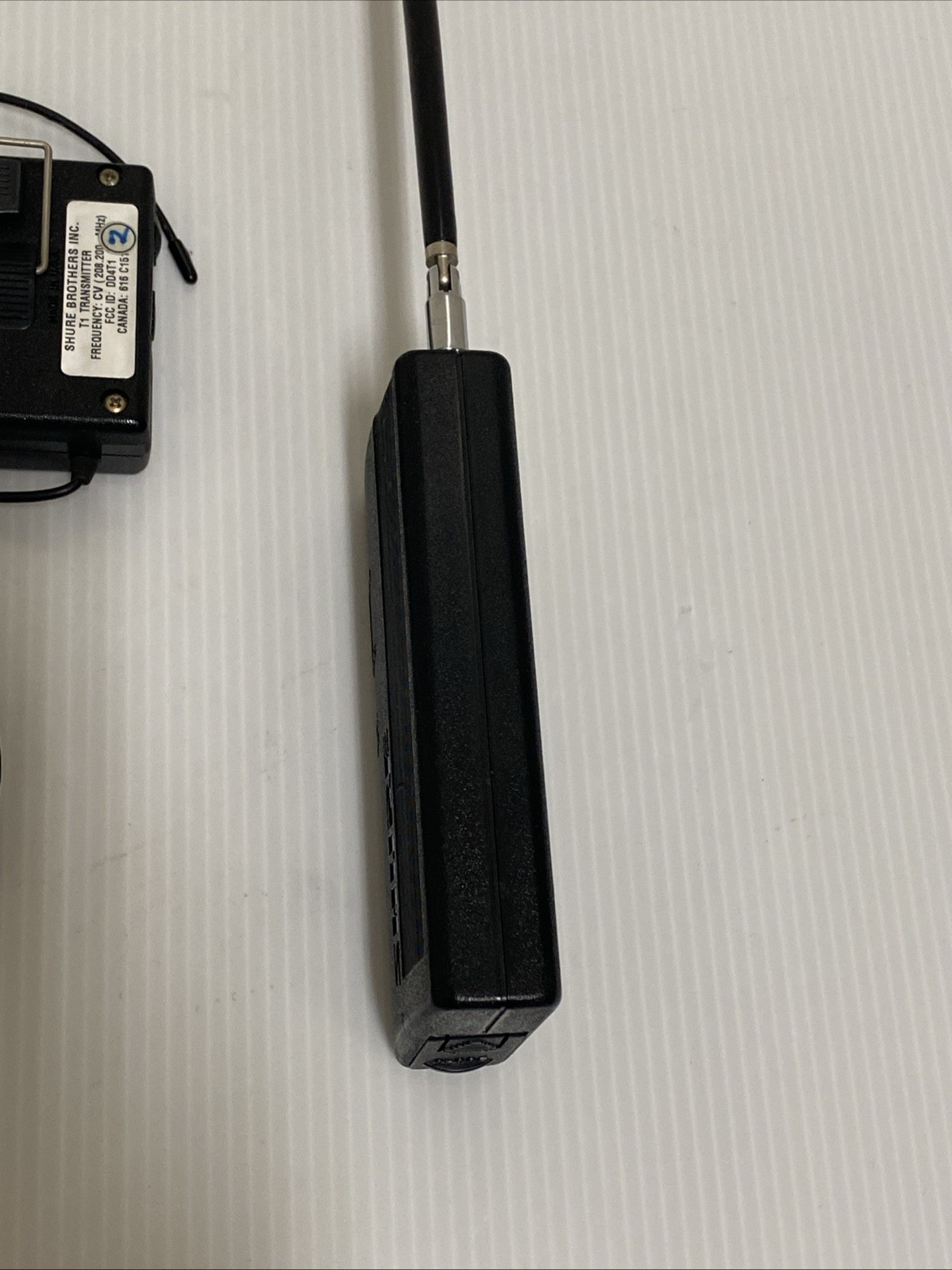 Shure T1 Guitarist Transmitter Unit – CV Frequency (208.200 MHz) – UNTESTED