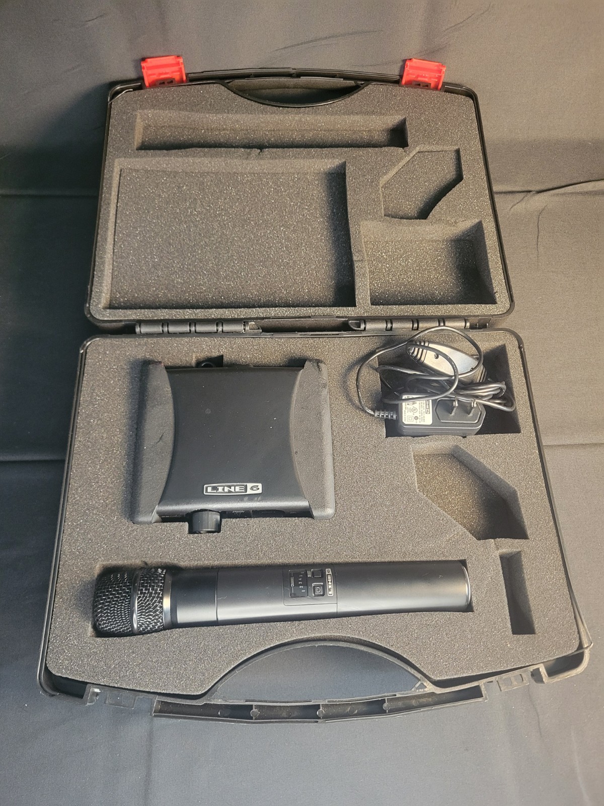 Line 6 XD-V30 Digital Wireless Microphone Receiver Mic Adapter Case Tested