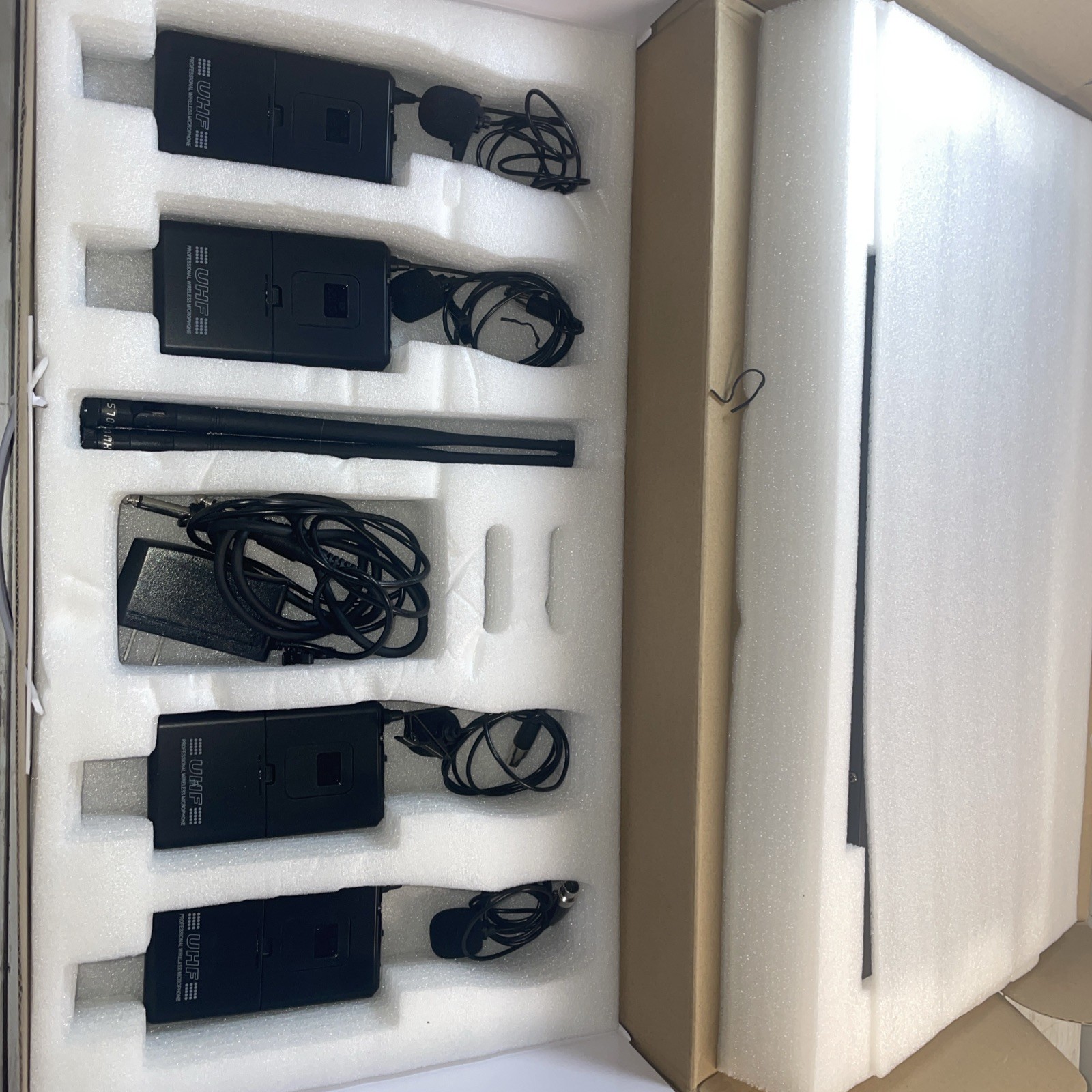 UHF Professional Wireless Microphone System 4 Channel Wireless High Power Sound