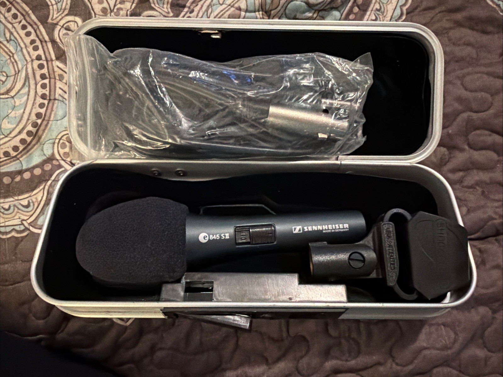 Sennheiser e845S Supercardioid Dynamic Vocal Microphone with On/Off Switch