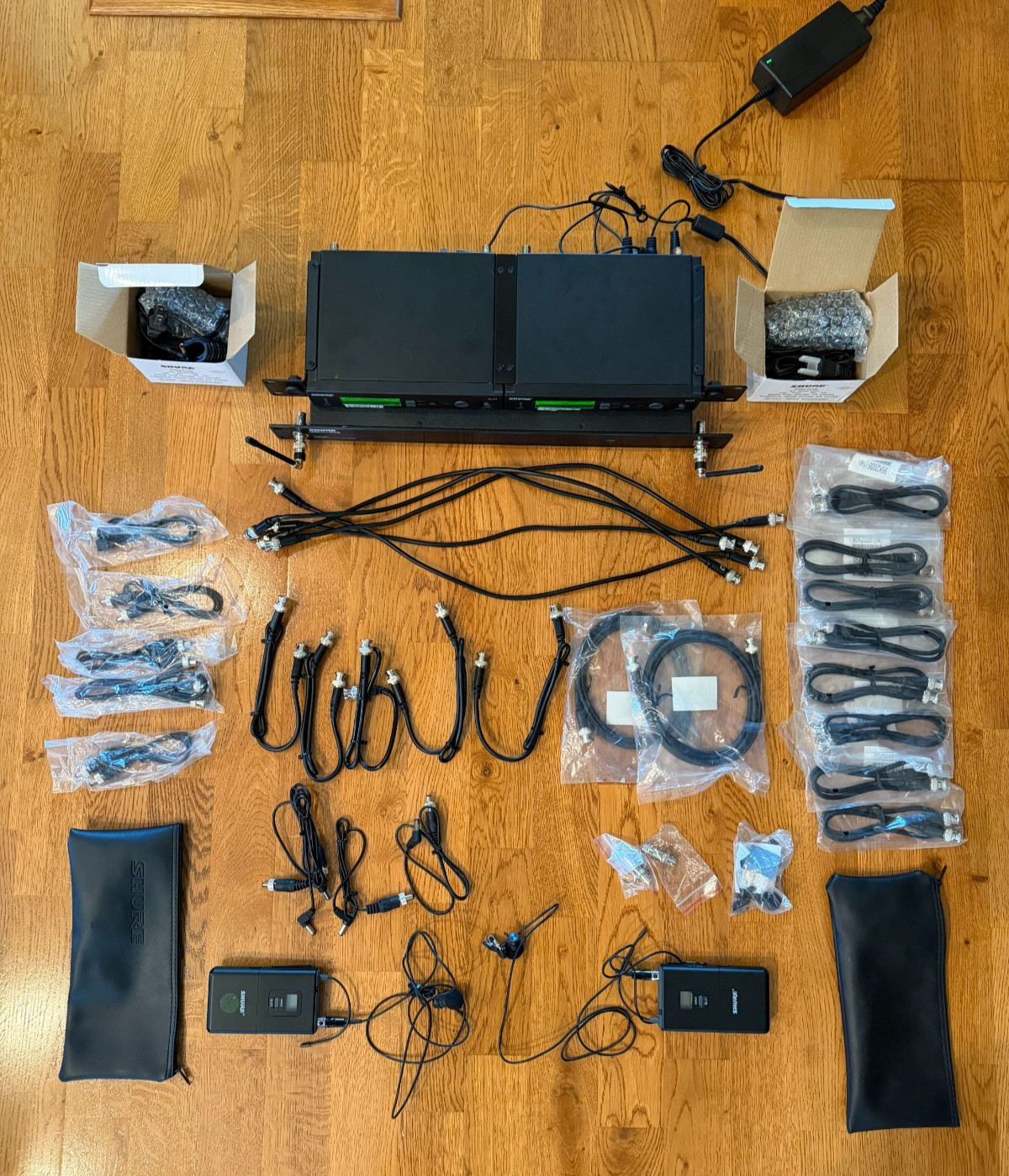 Shure SLX4 Wireless Mic Receiver w/ UA844SWB Antenna Splitter Rackmount 2 lapel