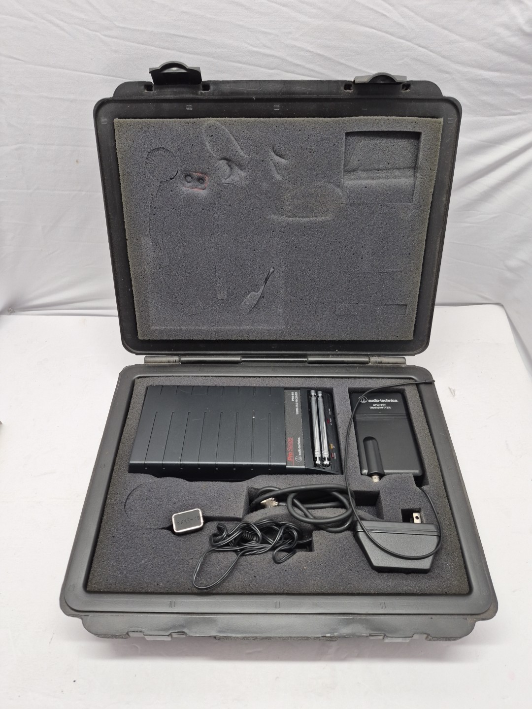 Audio-Technica Proformance R60 Wireless Receiver w/T67 Transmitter, Guitar Sys