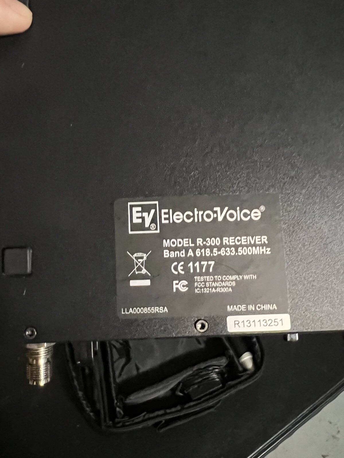 Electro-Voice R300 Handheld Wireless Receiver Only Band A 618.5-633.500MHz