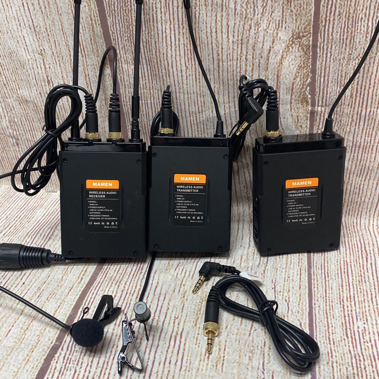 MAMEN WMIC-01 UHF Dual-Channel Wireless Microphone System , 1 Receiver 2 Trans