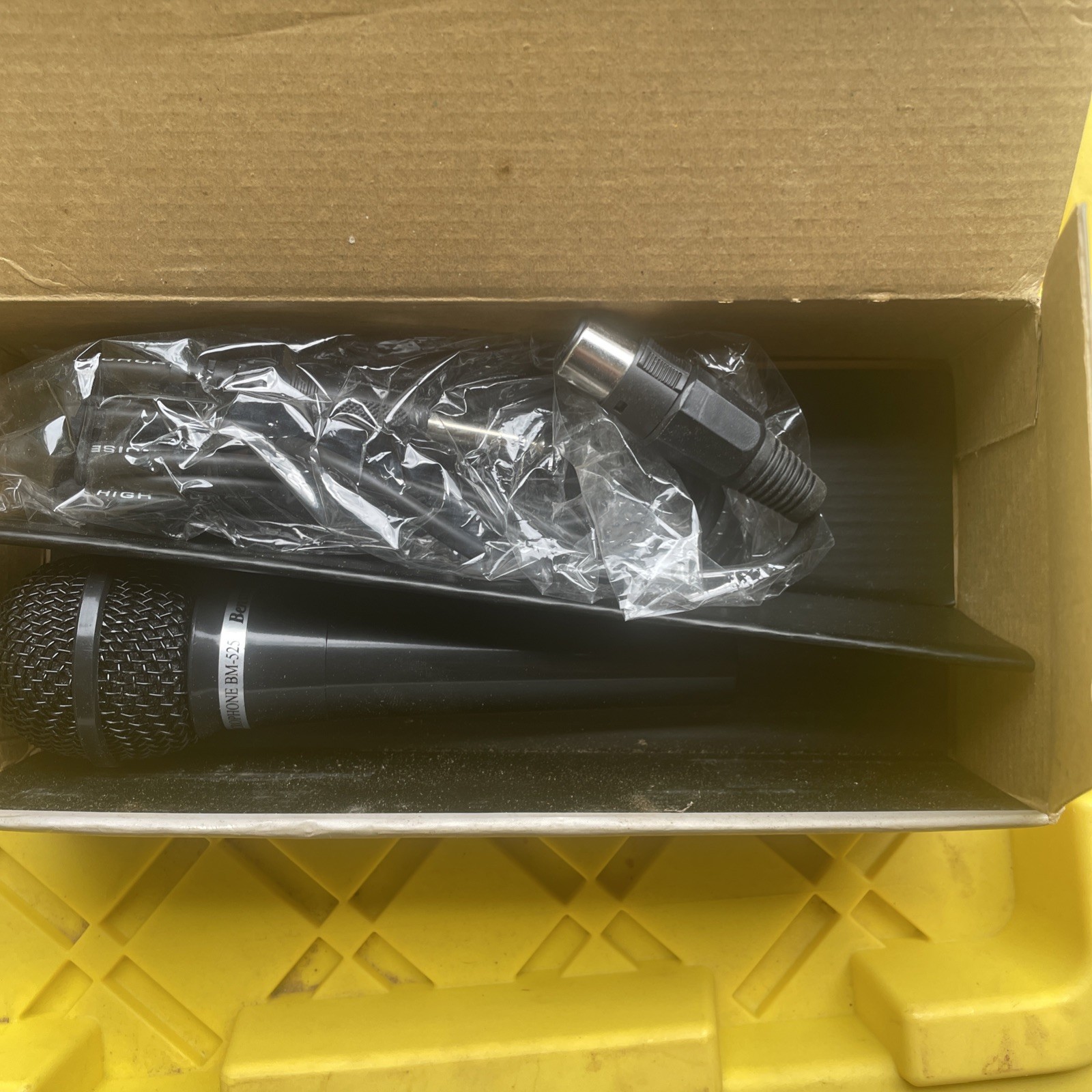 Benstar Professional Dynamic Microphone BM-525 – New
