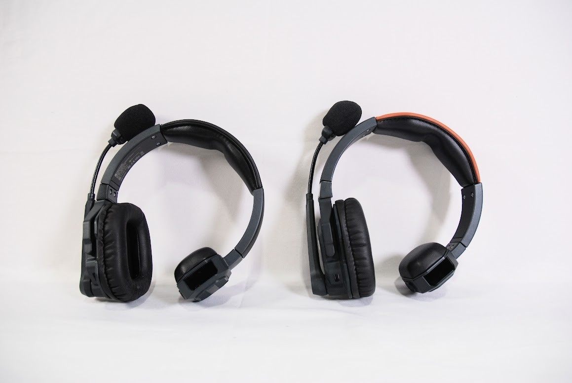 Hollyland Solidcom SE-2S 2-Person Wireless Full-Duplex Intercom System- Open Box