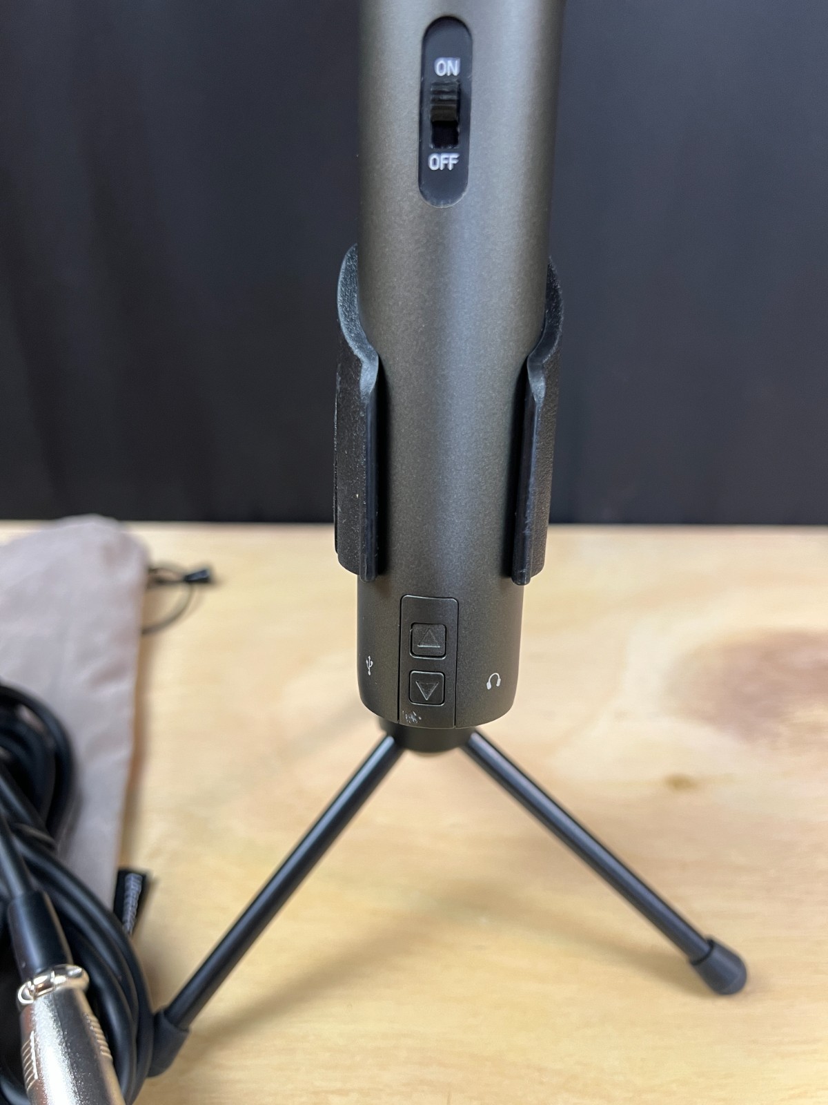Samson Q2U Dynamic USB Microphone and Stand