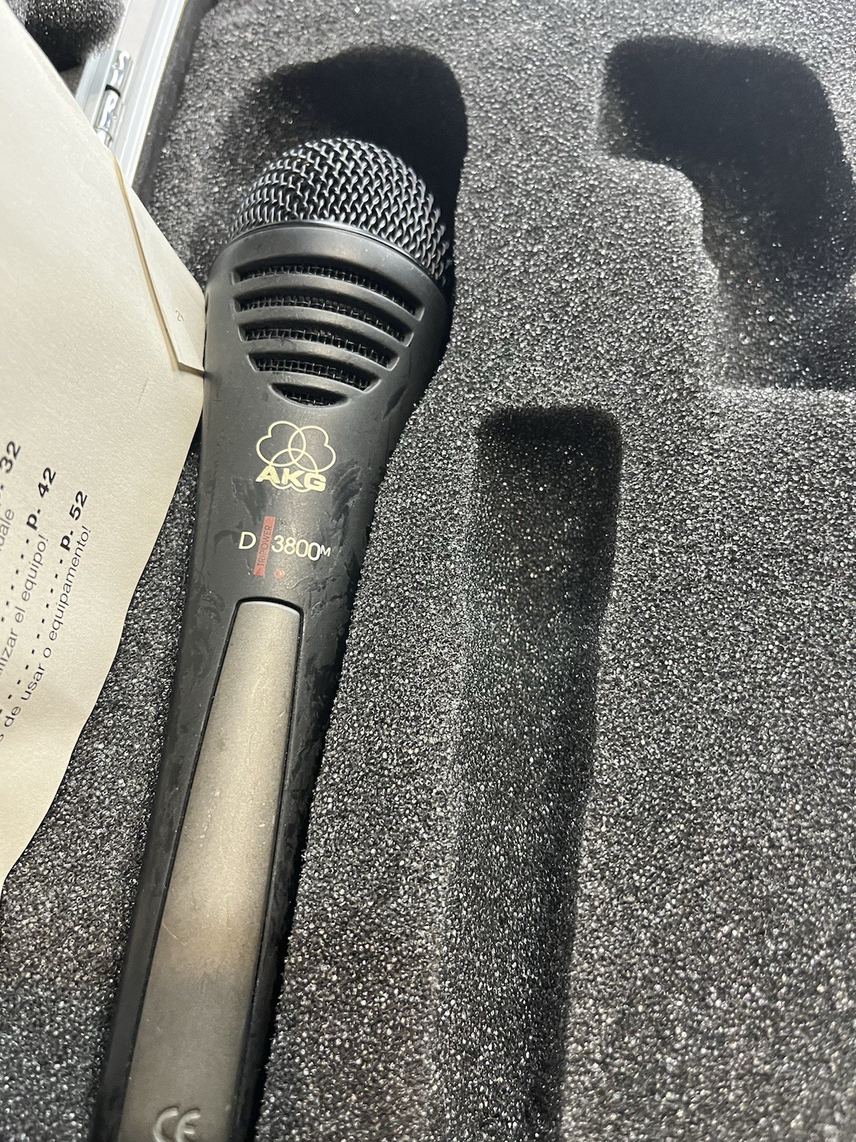 AKG D3800 Microphone With Case