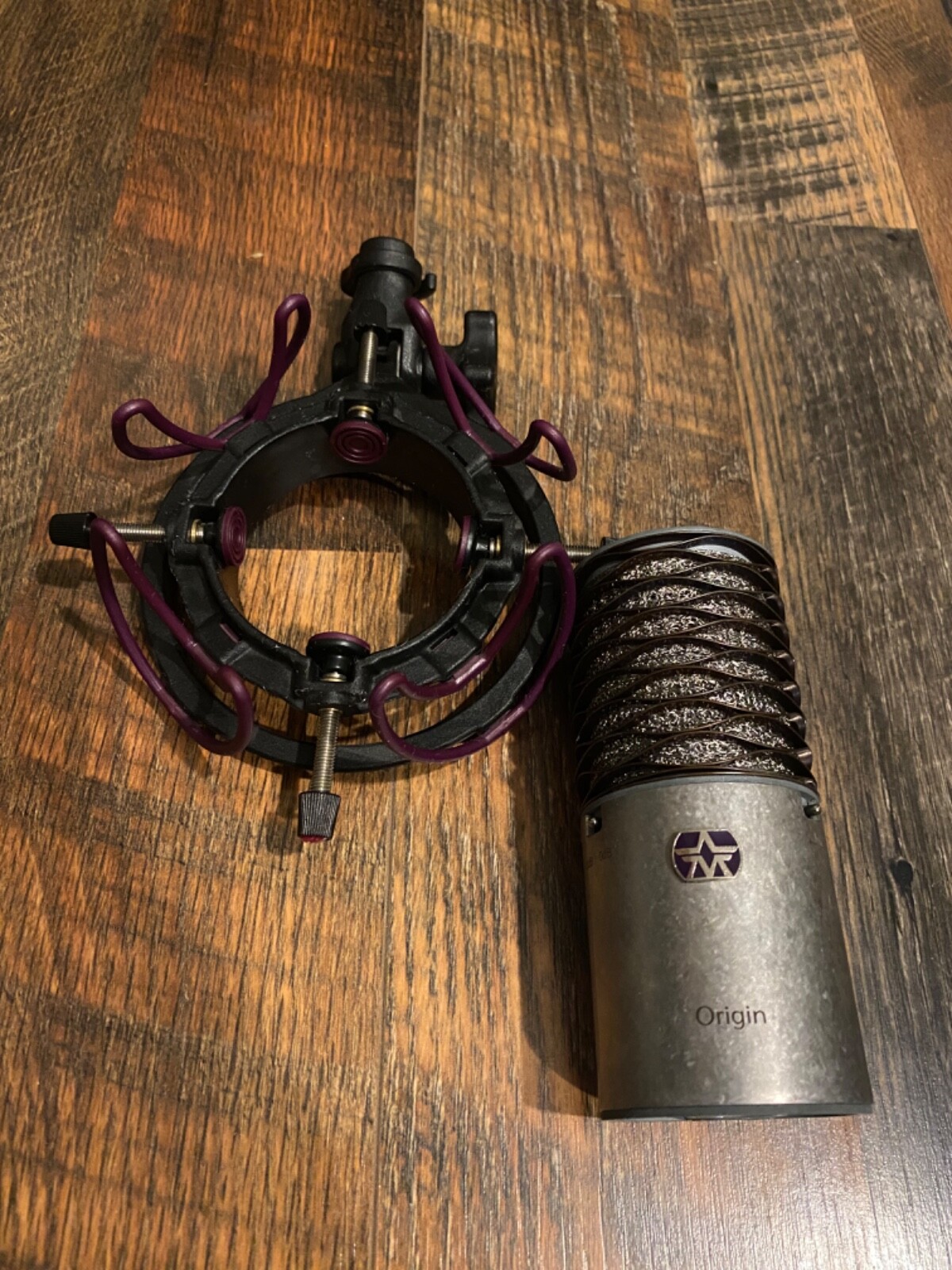 Aston Microphones Origin Condenser Microphone Bundle – Black (000-F8100-00010)