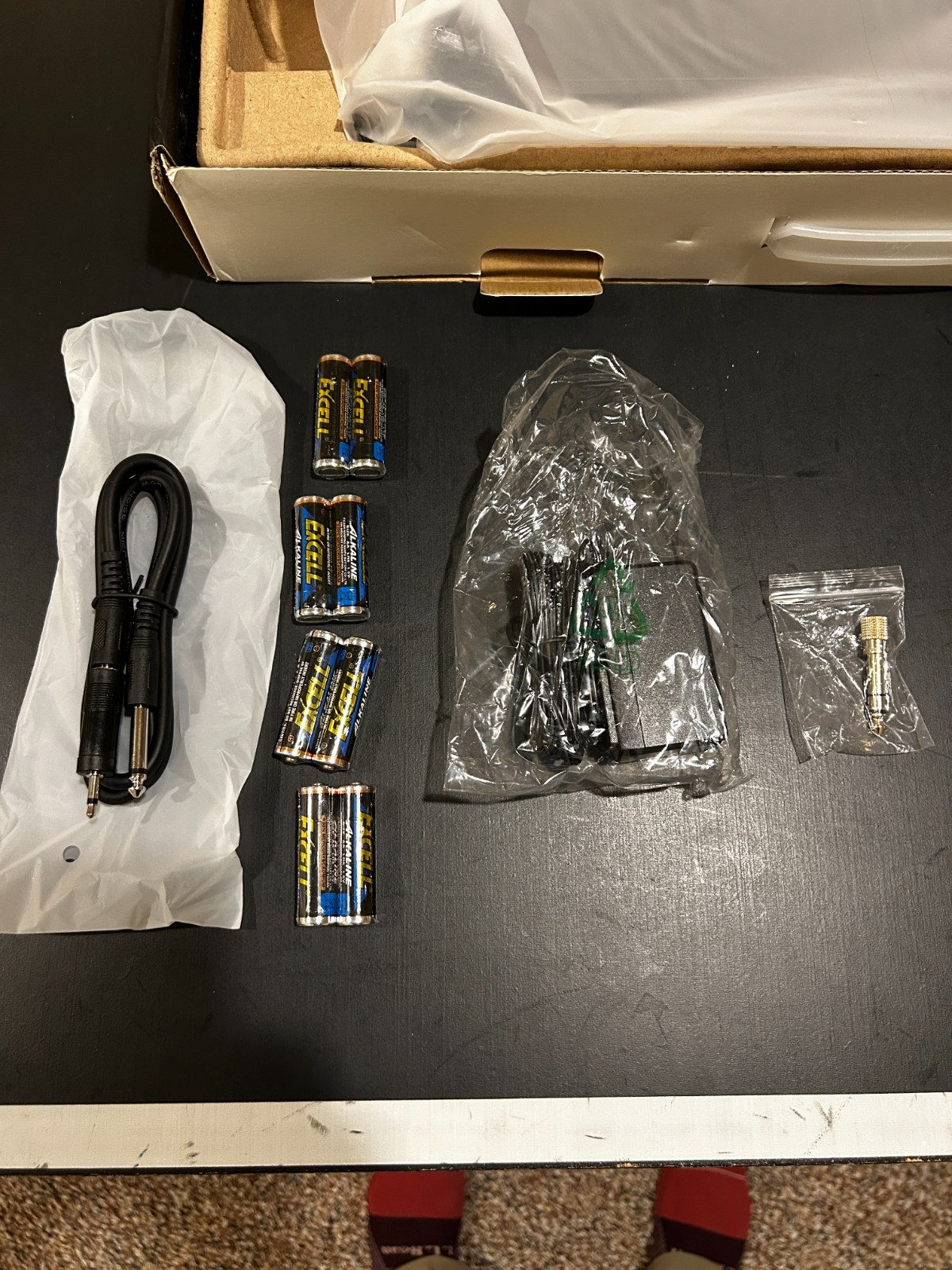 Phenyx Pro PTU-7000 Quad Wireless Microphone System (4 Lavalier Mics) – Open Box