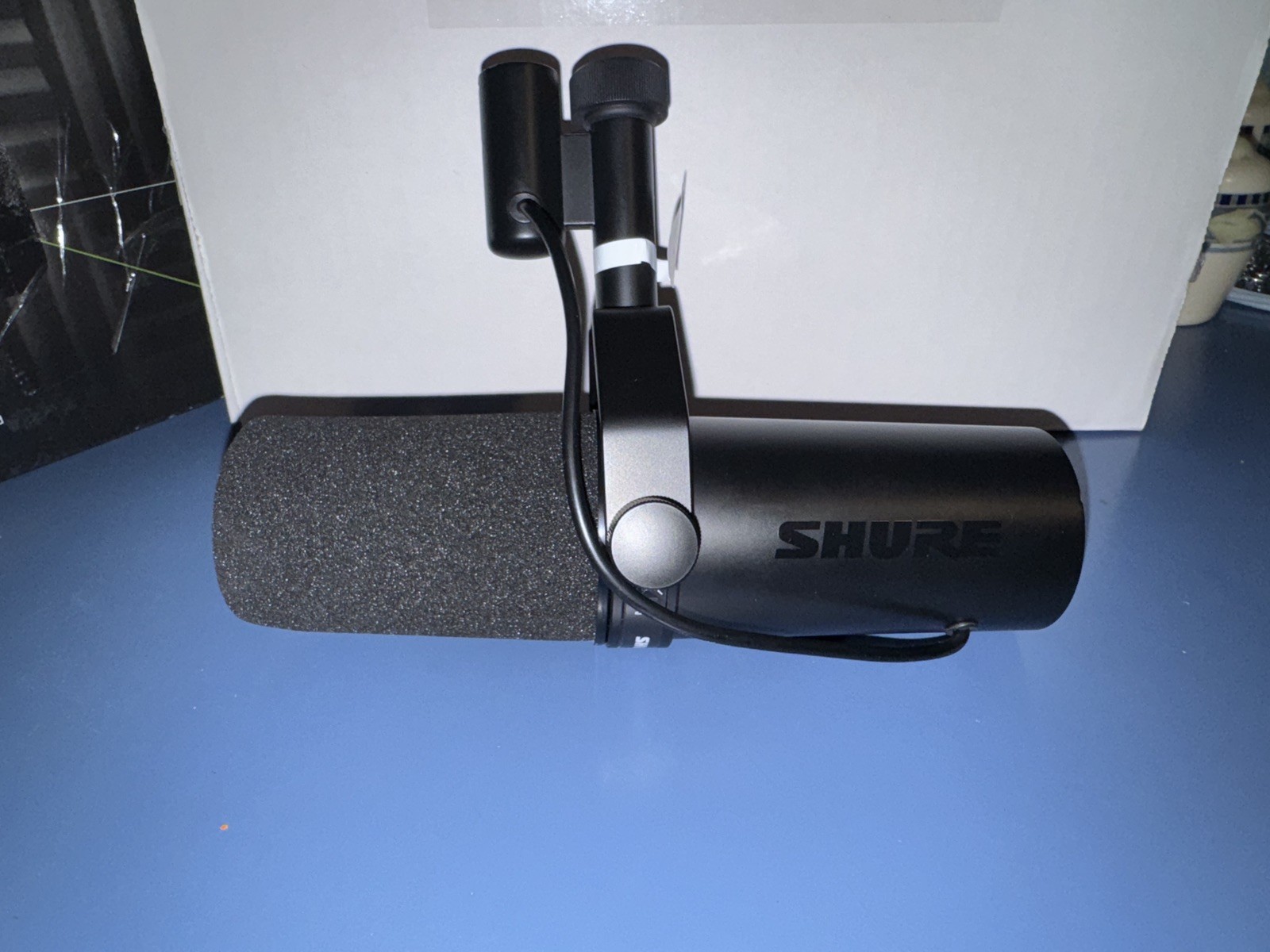 New Open Box Shure SM7dB Dynamic Mic w/ Integrated Preamp XLR Wired Black