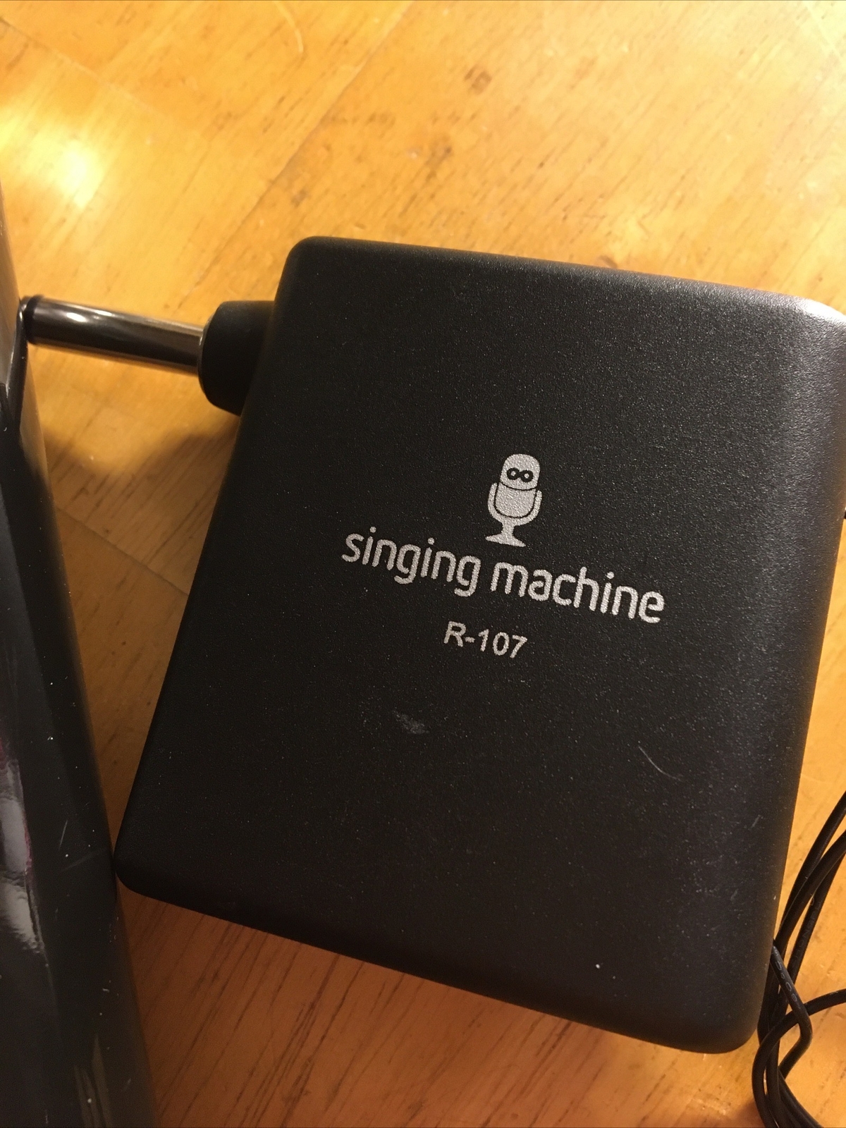 Singing Machine R-107 Wireless Hand Held Microphone