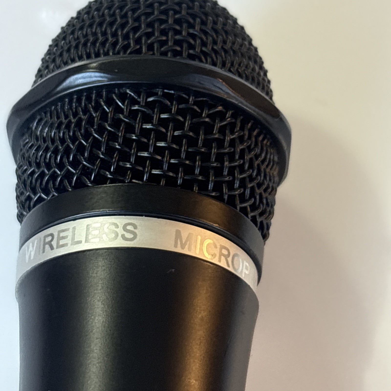 DEURA Wireless MICROPHONE Frequency 637.5 MHz Black W/ Mini LCD Screen