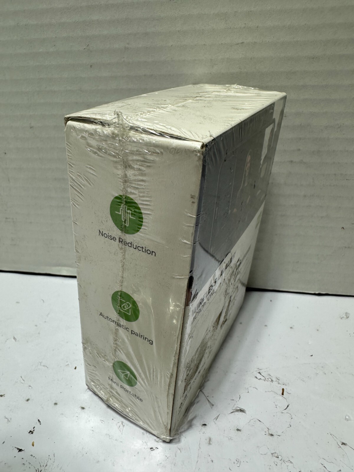 Wireless Microphone 2.4GHz DC 5V/1A Model No. M13 NEW SEALED
