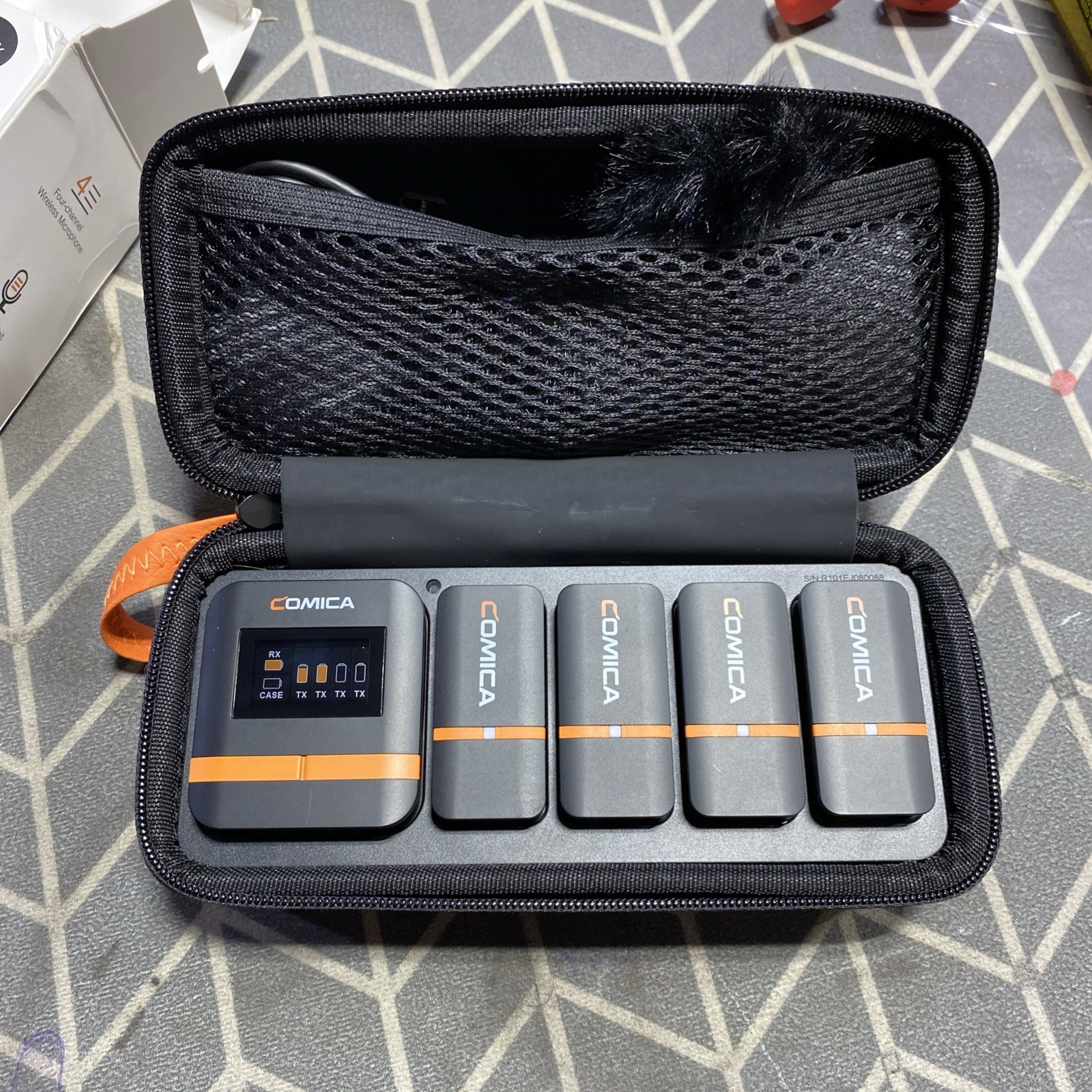 Comica Vimo Q Four-Channel Mini Wireless Microphone System