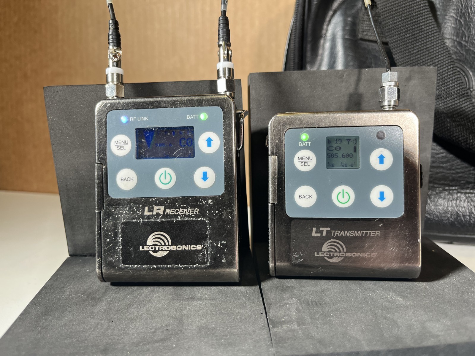 Lectro sonics LR-B1 and LT-B1 Transmitter and Receiver Full Set