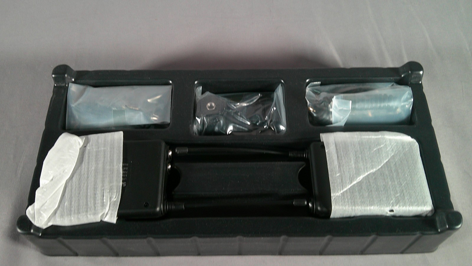 Saramonic UwMic15 UHF Wireless Lavalier Microphone System **NEW OPEN BOX**