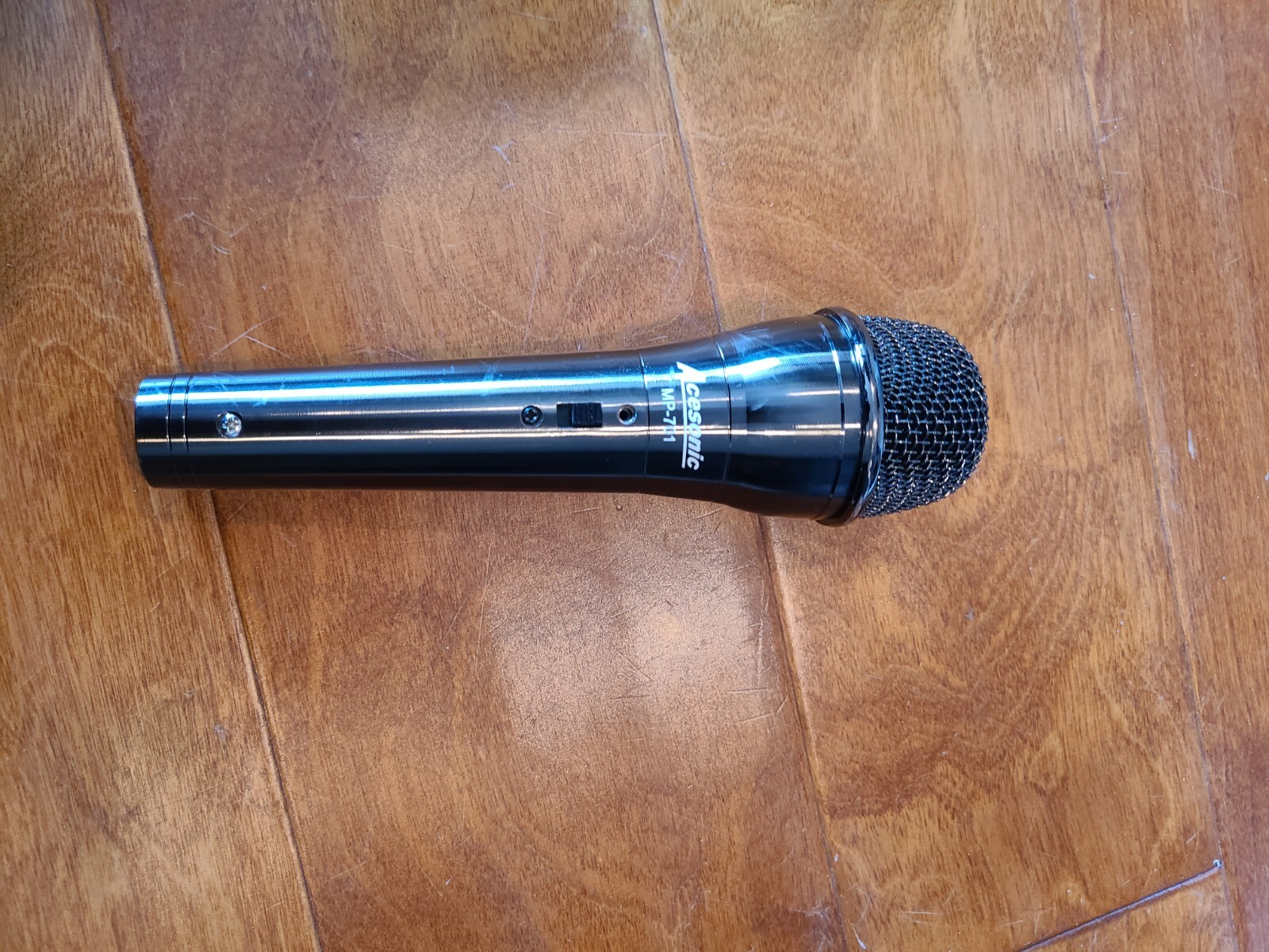 Acesonic Wired Microphone MP-701 (Microphone ONLY)