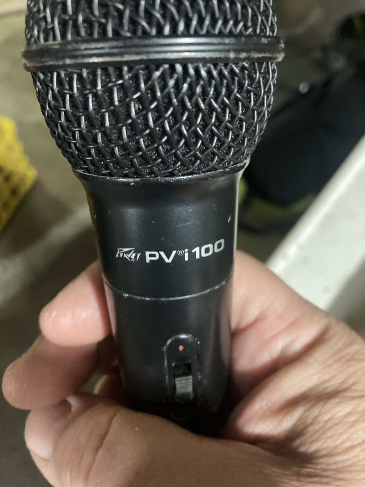Peavey PV i100 Cardioid Dynamic Handheld Microphone PVi100