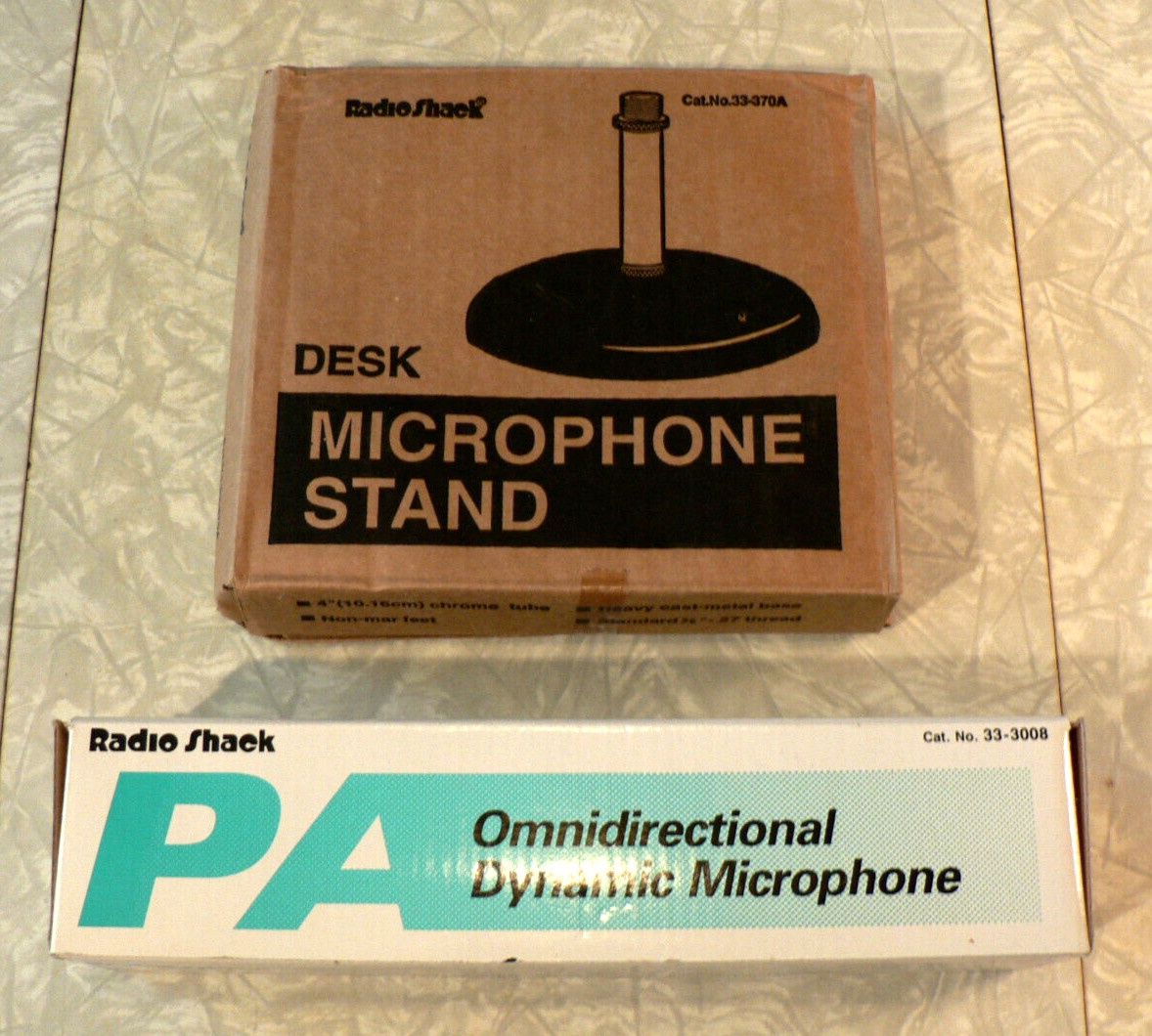 RadioShack Omnidirectional Dynamic Microphone No. 33-3008 & Microphone Stand