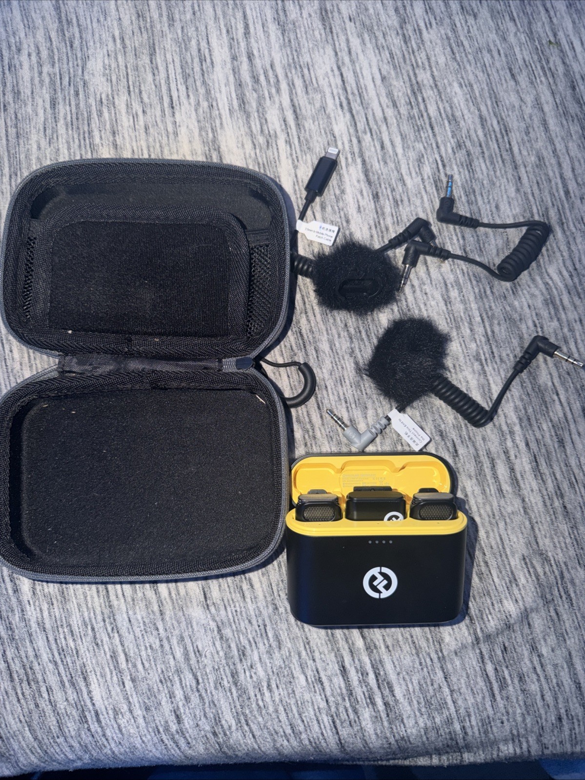 Hollyland Lark M1 Wireless Lavalier Microphone Noise Cancellation 2.4GHz 650ft