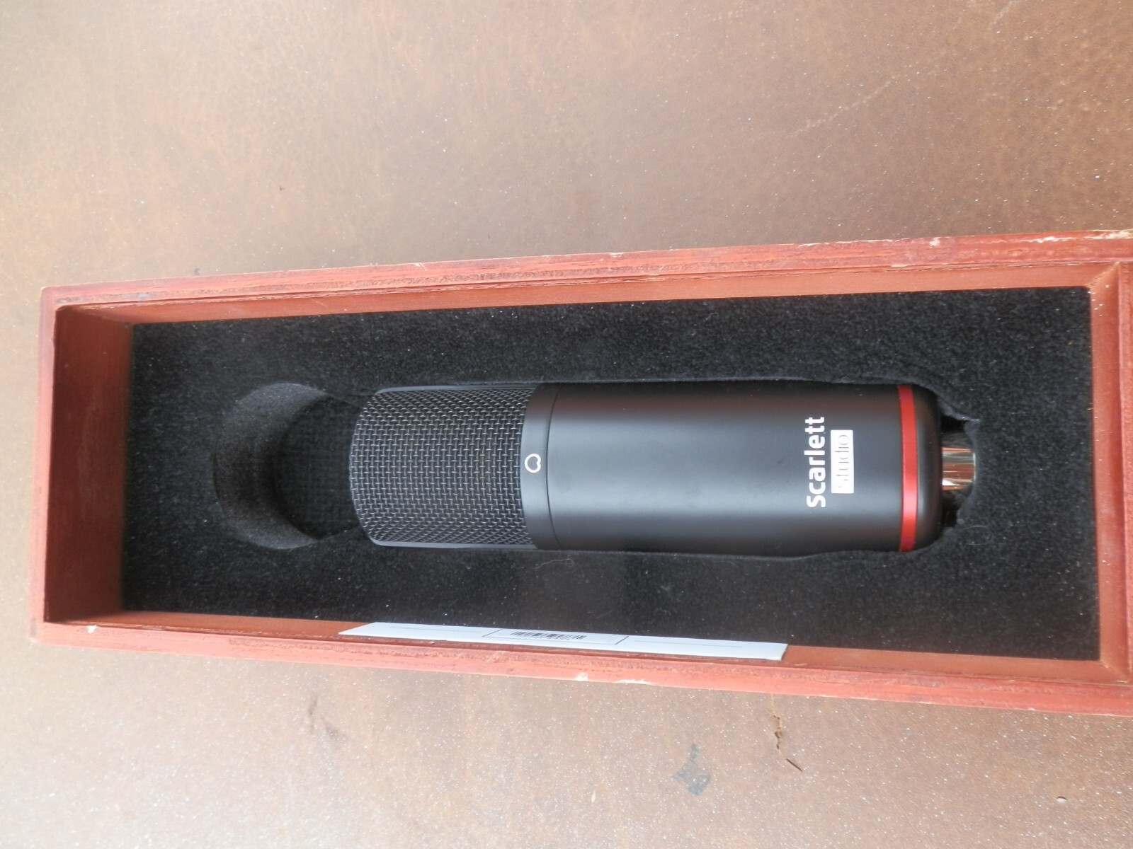 BLUE SCARLETT STUDIO MICROPHONE WITH WOOD CASE