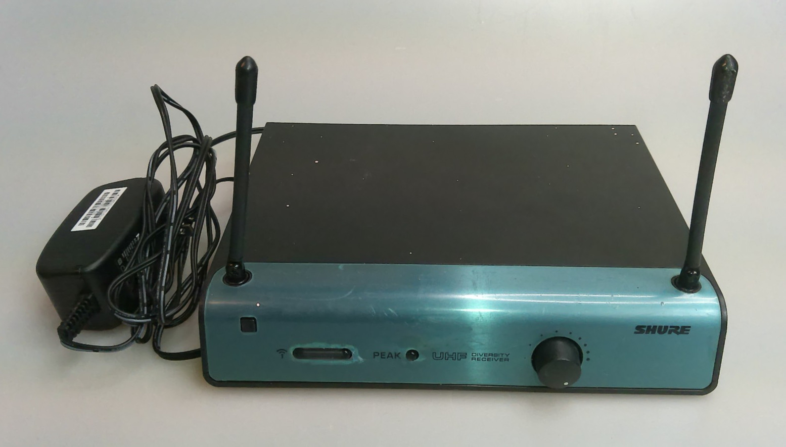 Shure UHF Diversity Wireless Microphone Receiver w Power Supply Tested
