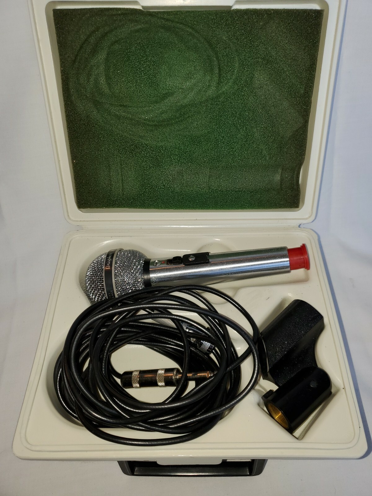 Shure Unisphere High Cable Impedance Dynamic Microphone Case Model PE 585