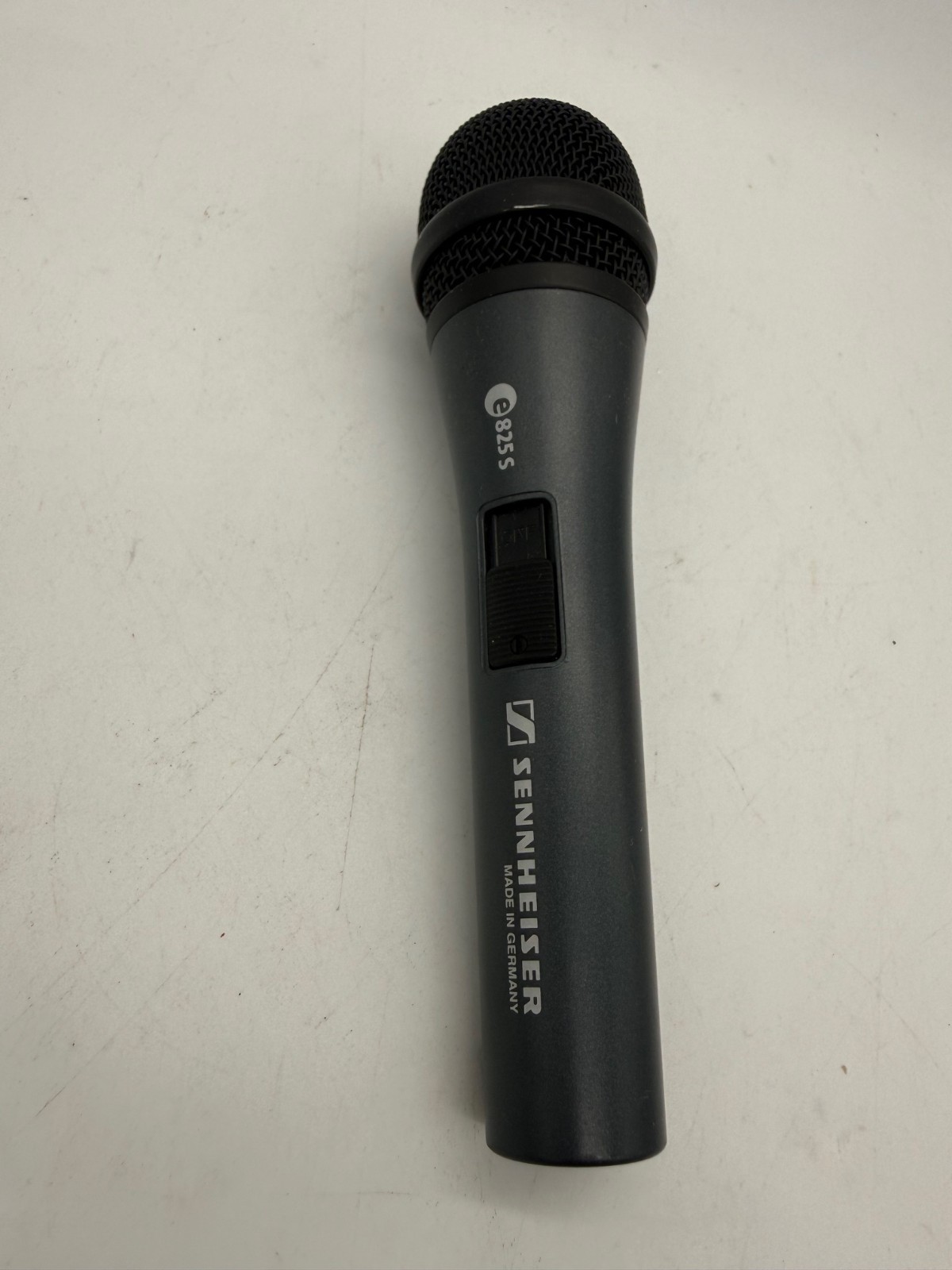 Sennheiser e825S Cardioid Dynamic Vocal Microphone with On/Off Switch TESTED