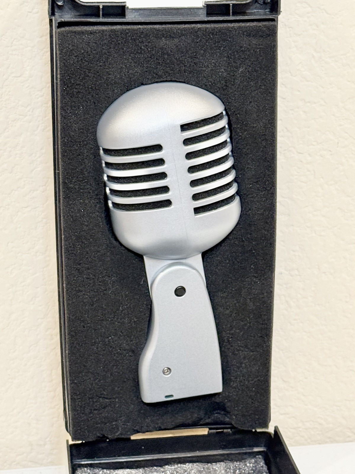 Nady PCM-200 Classic Dynamic Professional Performance Microphone with case