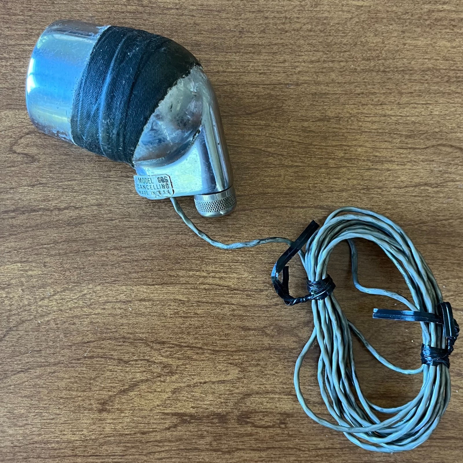 Electro-Voice Model 606 Noise Canceling Microphone