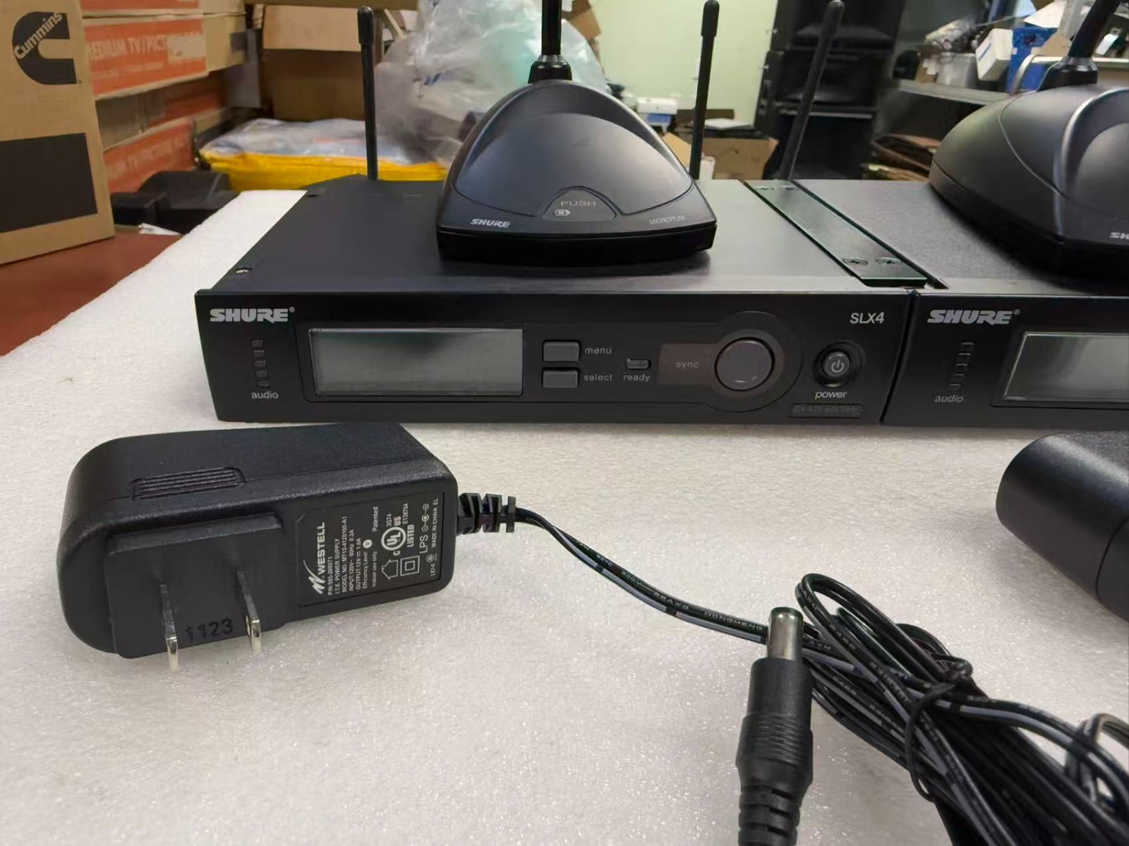 Set of 2 Shure SLX4 Wireless Microphone system w/ MX890 G4 Mic- 470-494MHz