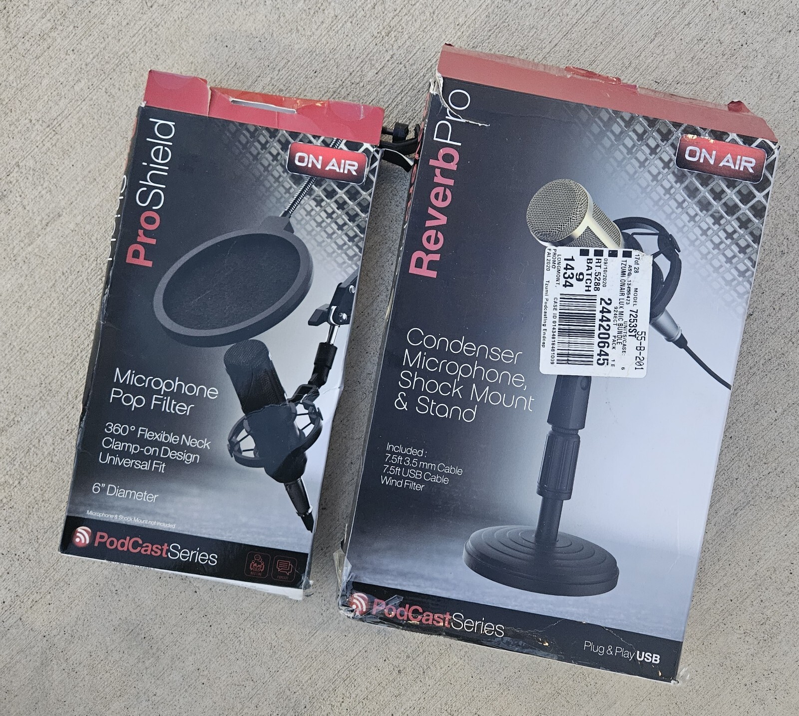Tzumi PodCast Series Reverb Pro Condenser Microphone Shock Mount W/Pro Stand