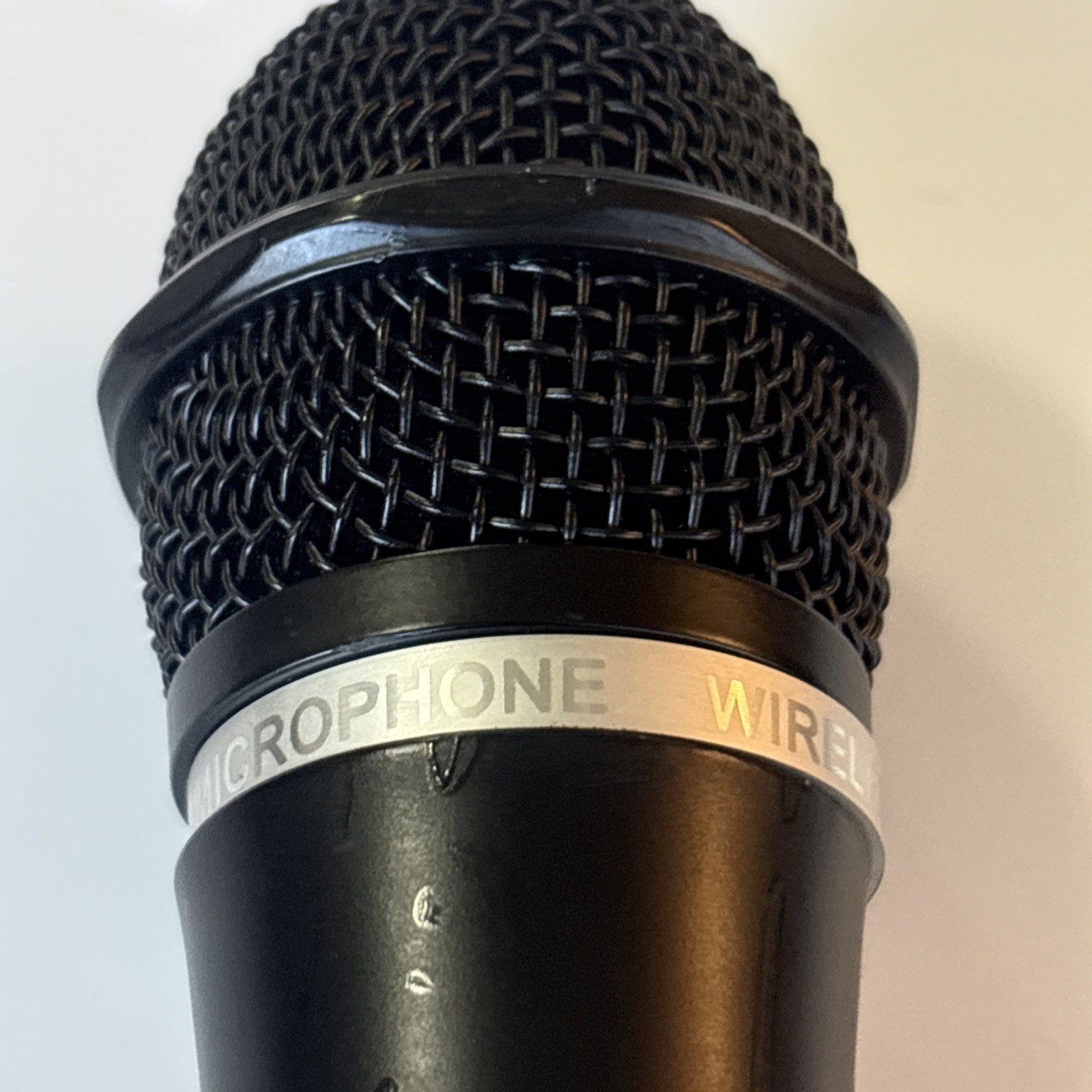 DEURA Wireless MICROPHONE Frequency 637.5 MHz Black W/ Mini LCD Screen