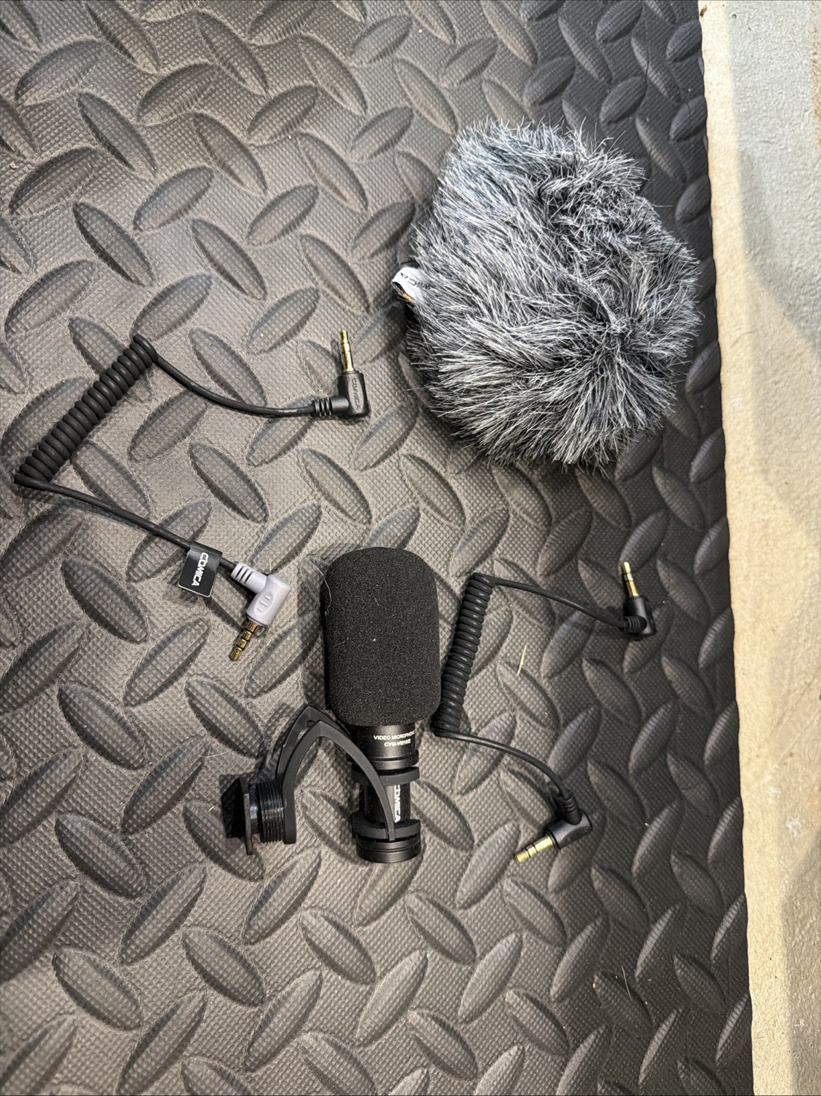Comica CVM-VM10II-B Mini On-Camera Directional Shotgun Microphone, Black