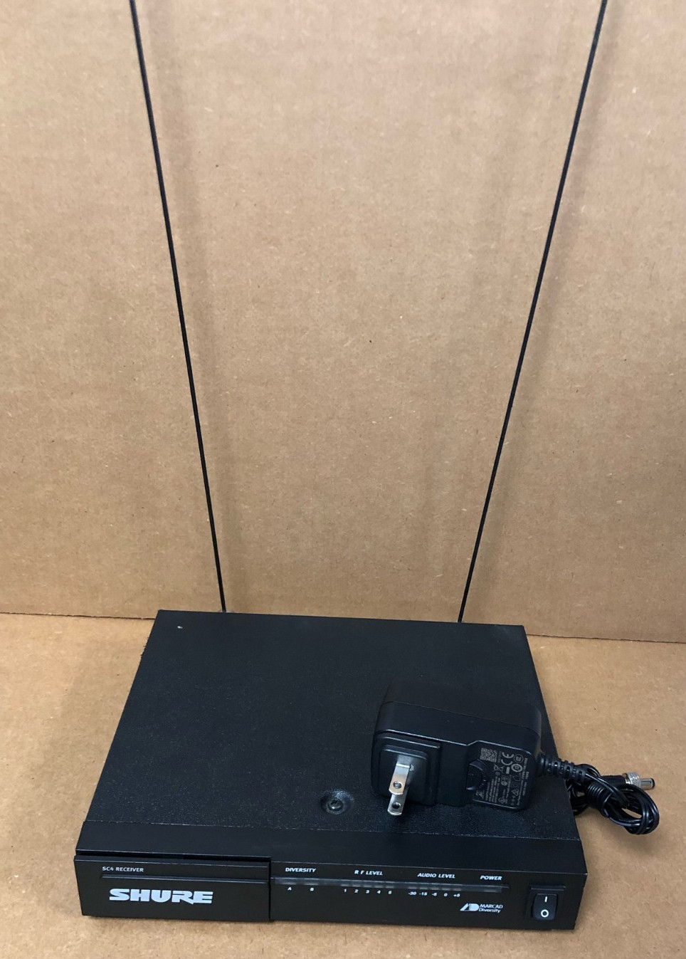 Shure SC4-CP 196-600MHz Receiver W/ANTENNAS & POWER ADAPTER (TESTED)
