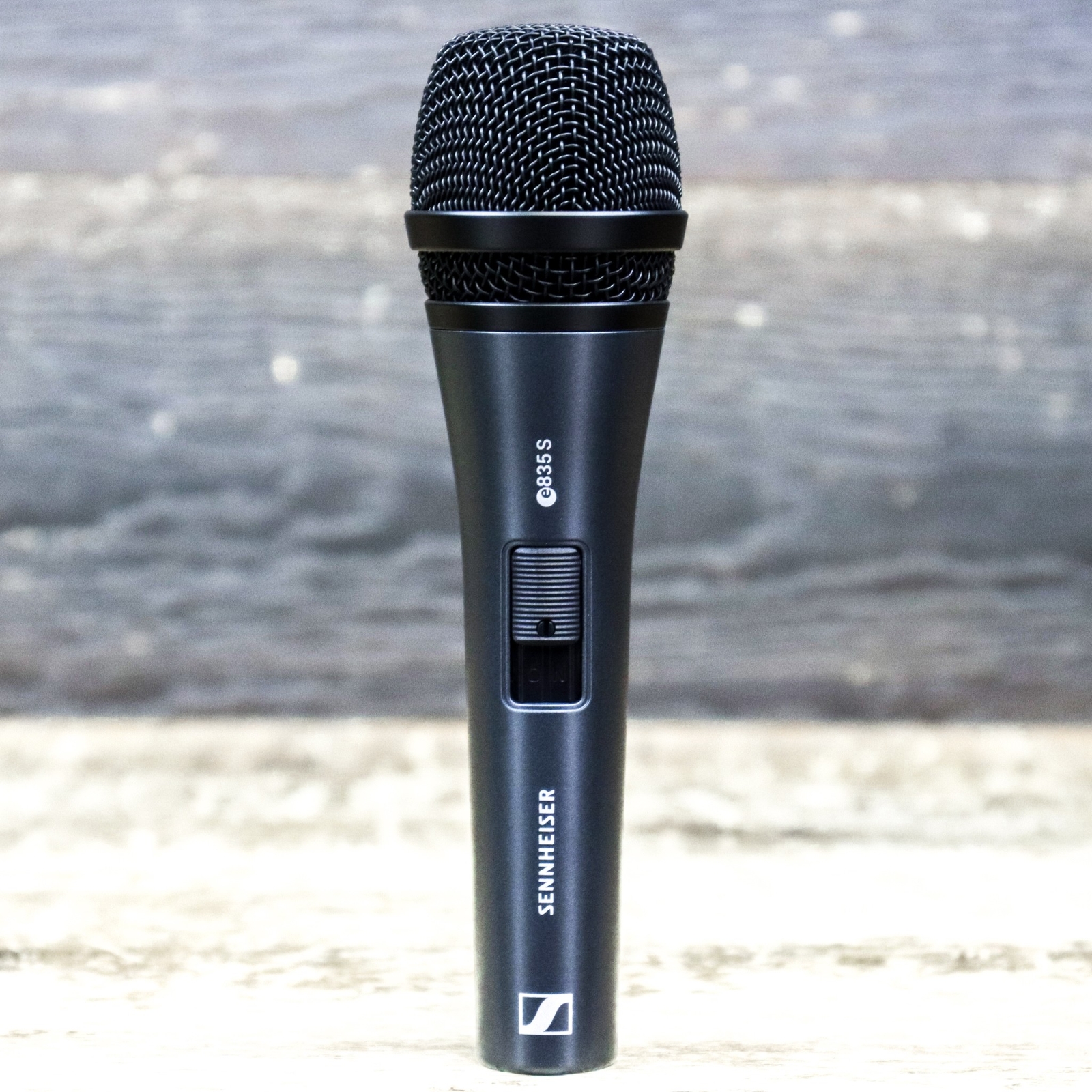 Sennheiser e 835-S Dynamic Cardioid Vocal Microphone with Silent On/Off Switch