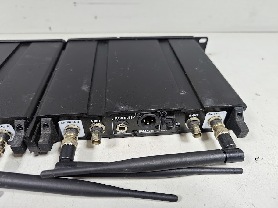 Line 6 XD-V75 Digital Wireless System Lot – For Parts, Untested