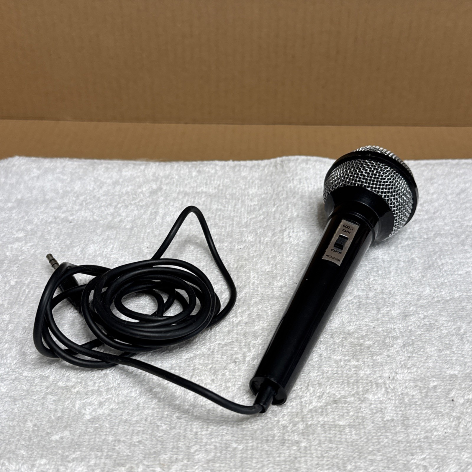 Unbranded 600 Ohm Wired Microphone With Plug-In Cord UNTESTED