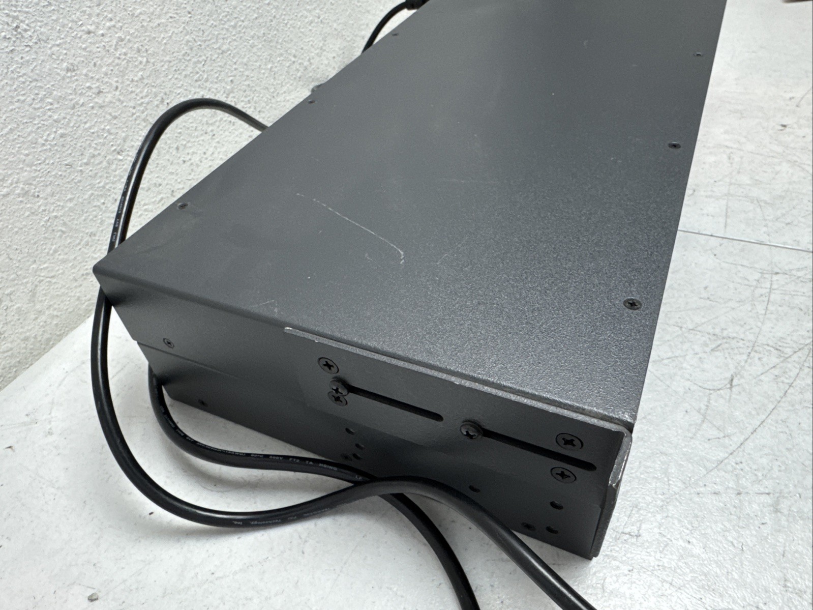 2 Extron DA RGB/YUV Series Wideband Distribution Amplifier DA6 RGBHV / SW4