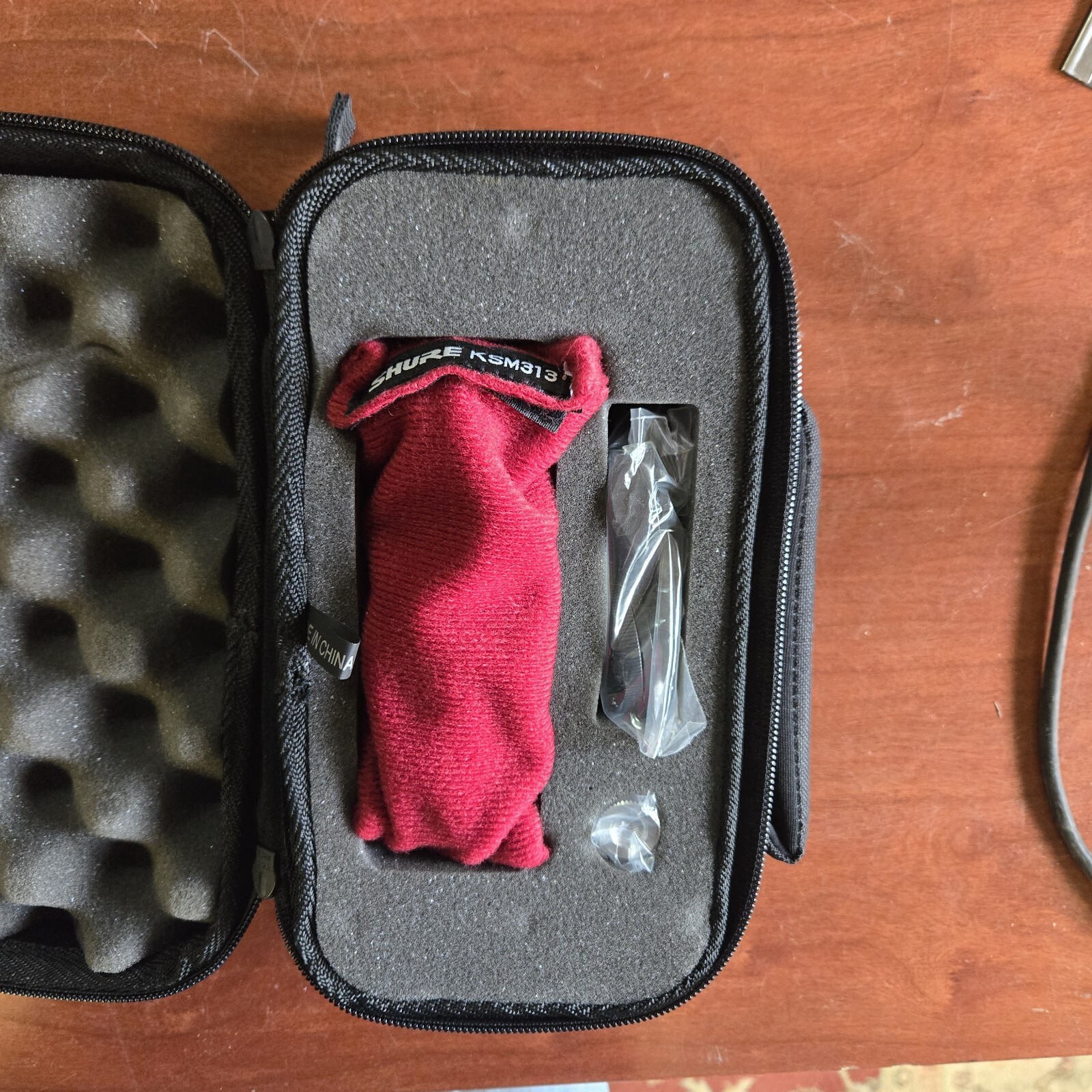 Shure Bidirectional Ribbon Microphones KSM313/NE w Mount & Case New Pair