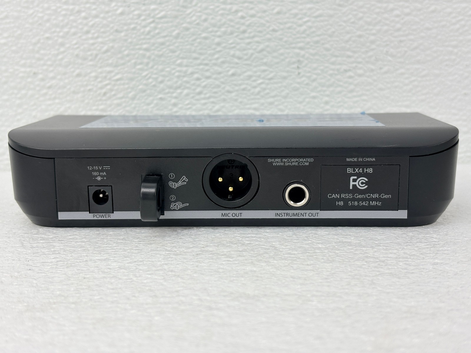 Shure BLX4 H8 Wireless 518-542MHz Single Channel Receiver – w/ Power Adapter