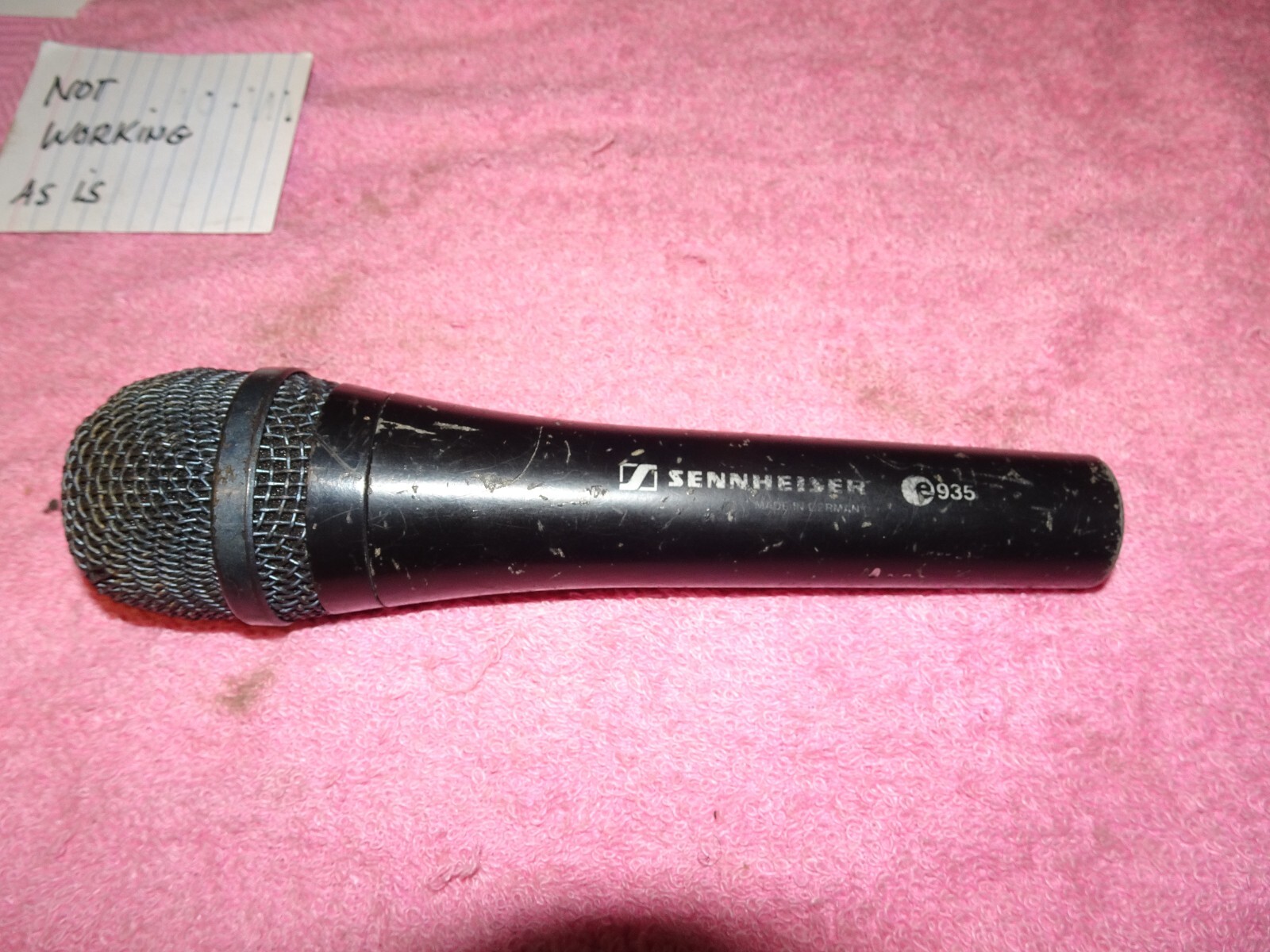 Sennheiser e935 Cardioid Dynamic Vocal Studio Stage Handheld Microphone Not Work