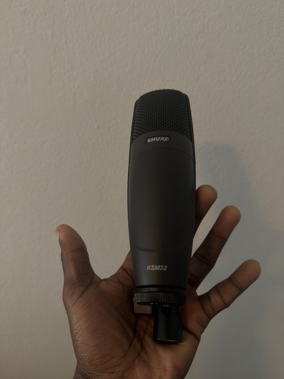 Shure KSM32 Large-Diaphragm Cardioid Condenser Microphone XLR Charcoal