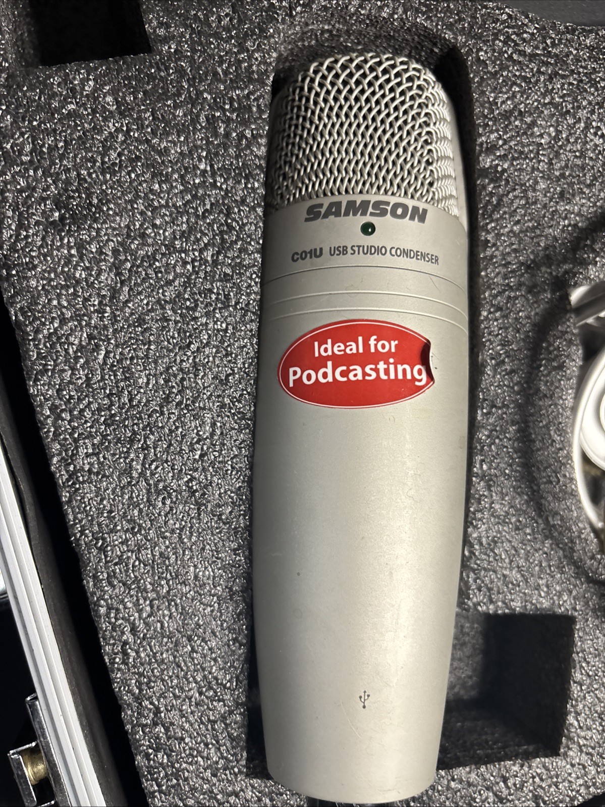 Samson C01U Pro USB Studio Condenser Microphone + Desktop Mic Stand | Silver