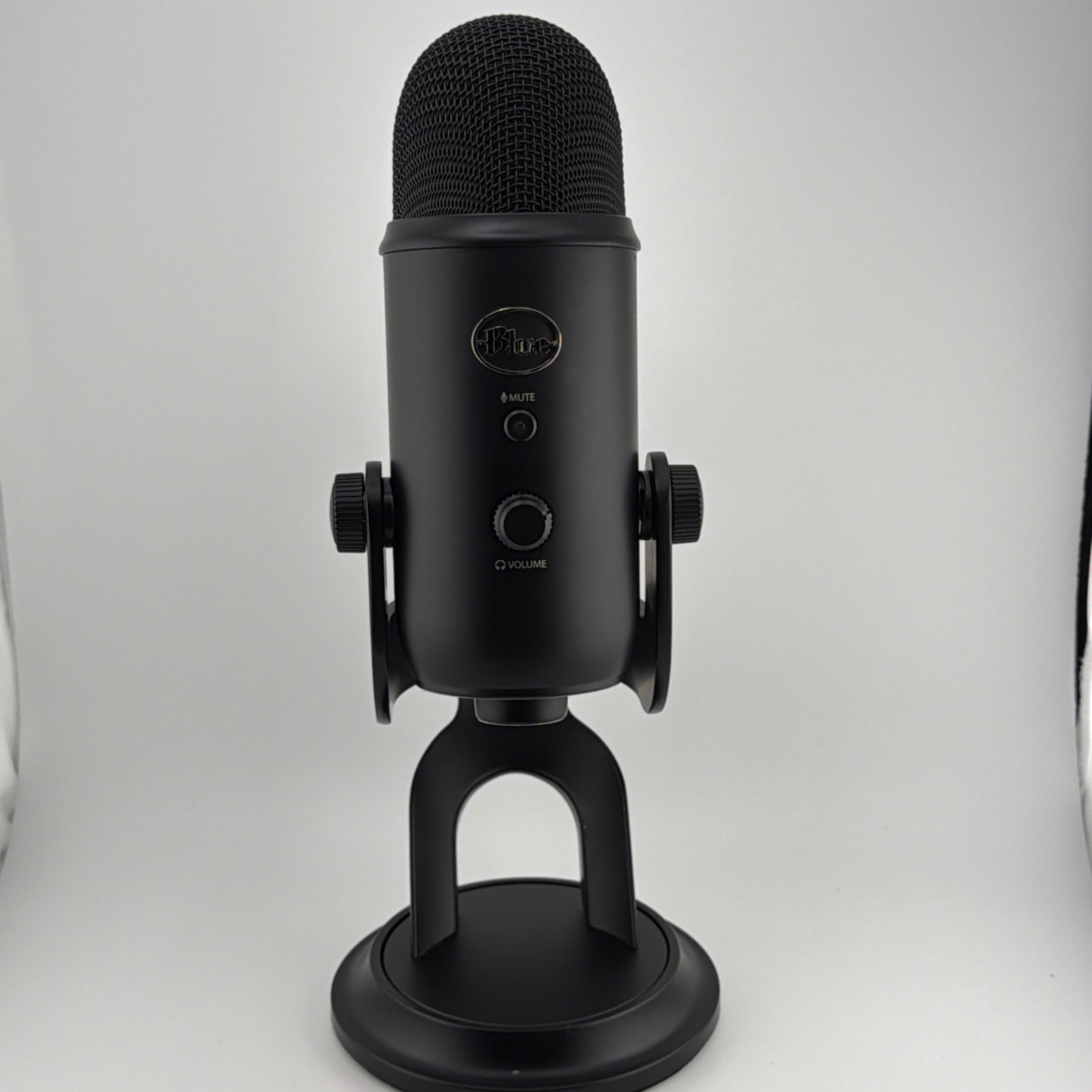Blue Yeti Professional Multi-Pattern USB Condenser Microphone Blackout Black